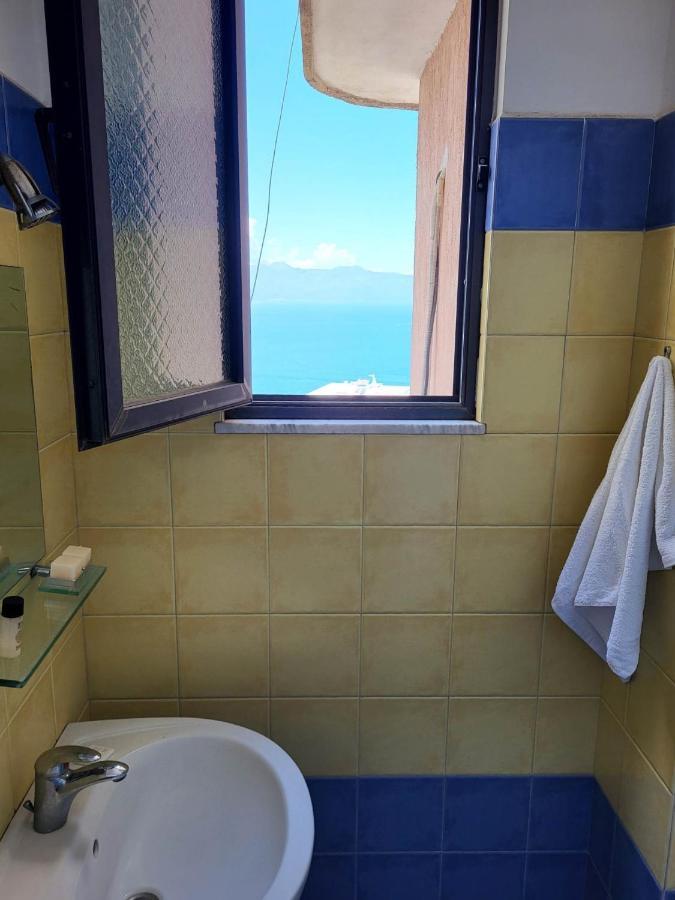 Vive Mare Hotel Саранде Екстериор снимка